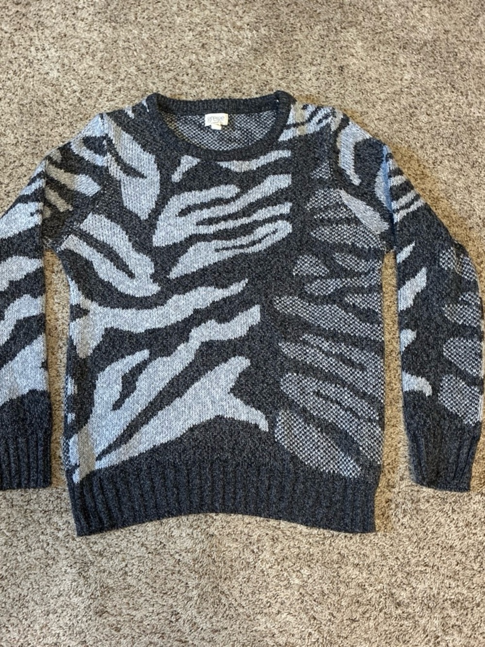 Kids Gray & Black Animal Print Sweater - Unknown Brand